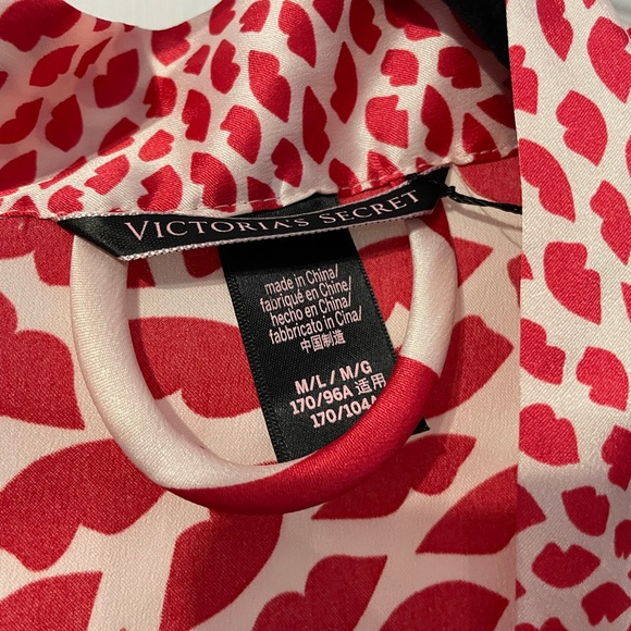 NWT VS Robe - Picture 7 of 8